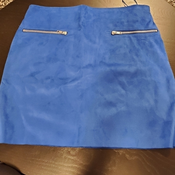 💫NWT By GLAMOROUS Womens High Rise Blue Suede Mini Skirt - Picture 5 of 11